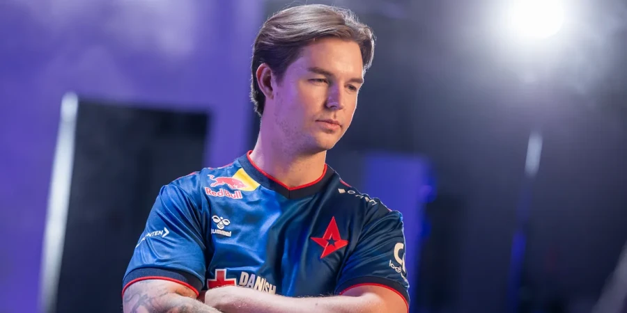 Device пропустит матч Astralis против Aurora на PGL Masters Bucharest 2025 из-за проблем со здоровьем