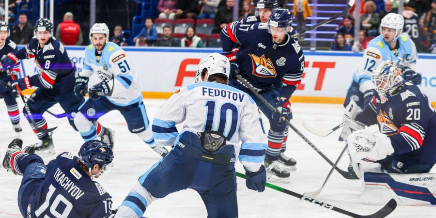 Хоккеист сборной Казахстана помог клубу выйти в четвертьфинал Кубка Гагарина