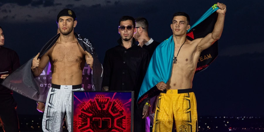 Бойцы из Узбекистана и Казахстана встретились на турнире OCTAGON 77