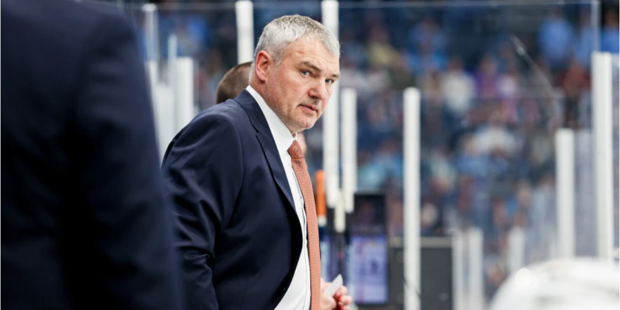 Главный тренер «Амура» покидает клуб накануне матча КХЛ