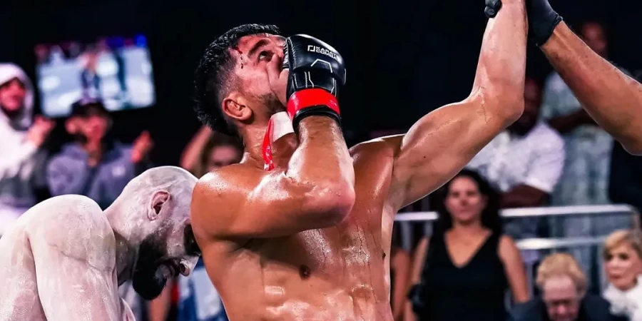 Казахский боец Ильяс Хамзин стал новым чемпионом Karate Combat