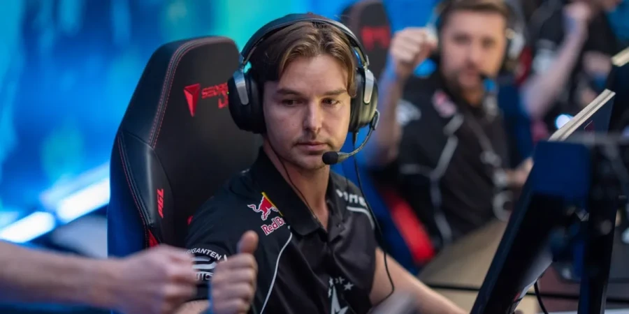 Astralis начала IEM Cologne 2025 с победы над B8 Esports со счётом 2:0