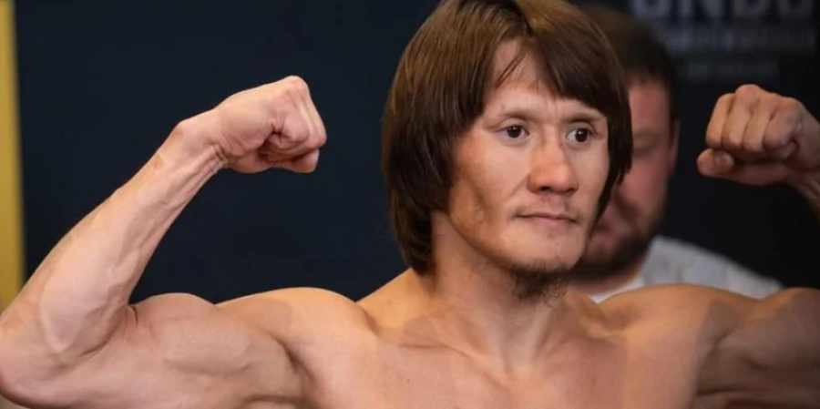 Казахстанский боец-ударник Жалгас Жумагулов стал чемпионом европейского промоушэна