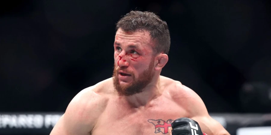 Бывший чемпион UFC объявил поиск тренера