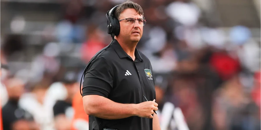 Коуч не прошел проверку после скандала с алкоголем