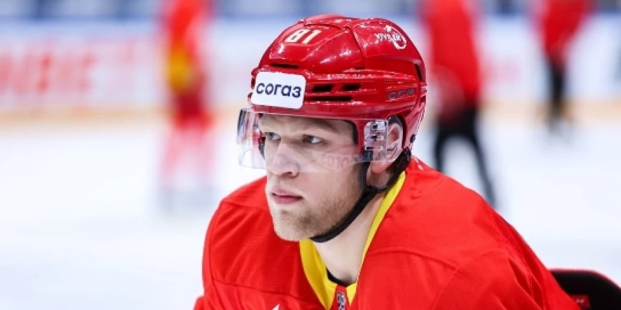 «Барыс» перед стартом нового сезона КХЛ расстался с первым хоккеистом