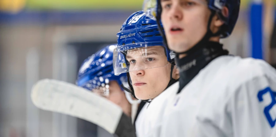 Лидер молодежной сборной Казахстана — о ЧМ, драфте НХЛ и будущем