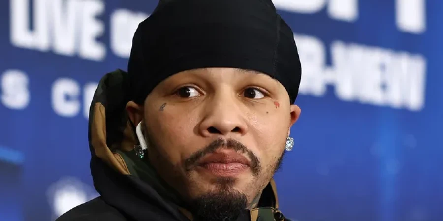 Дэвис заявил о вымогательстве и требует десятки миллионов