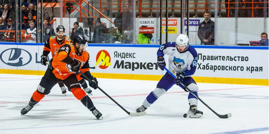 Барыс приехал на Дальний Восток дарить очки конкурентам