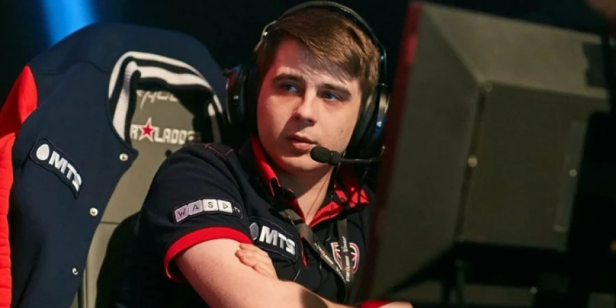 Fng: «Team Falcons доказали: можно быть топом без замен два года»