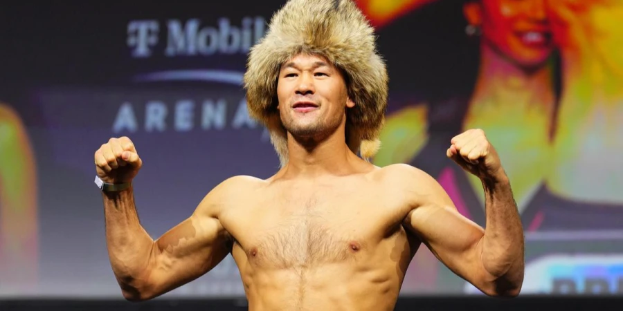 Шавкат Рахмонов сменил вид спорта и попробовал себя в дрифте. ВИДЕО