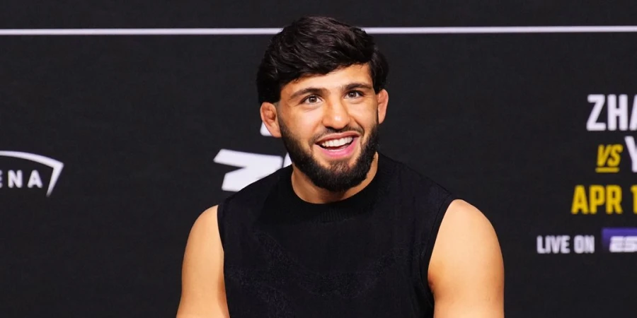 Один из лидеров UFC намерен сделать себе суперподарок