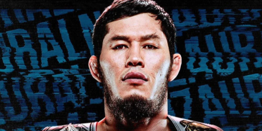 Казахский боец ММА досрочно финишировал непобедимого доселе файтера. ВИДЕО