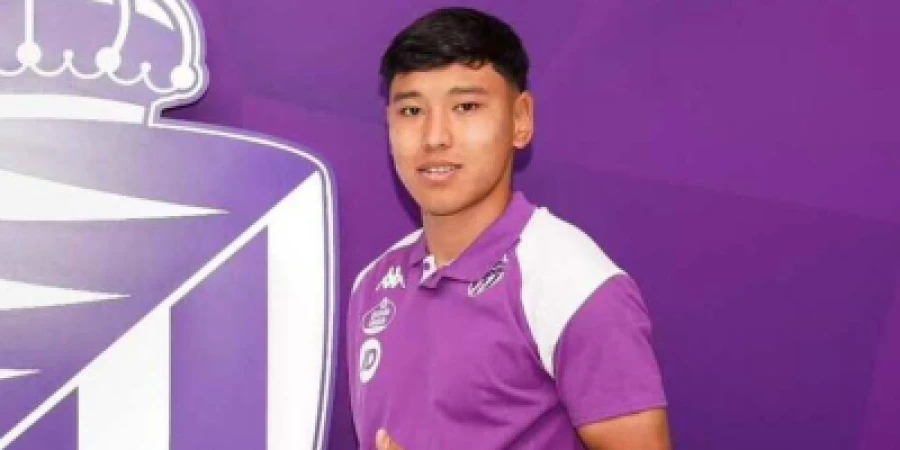 Испанияда доп тепкен футболшы «Оқжетпес» қатарын толықтырды