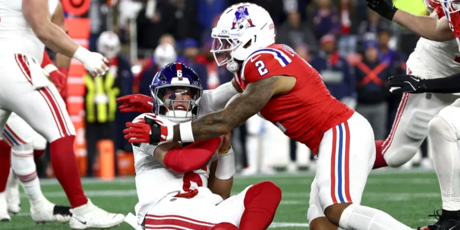 Едва восстановившегося от травмы лидера снова едва не сломали на поле