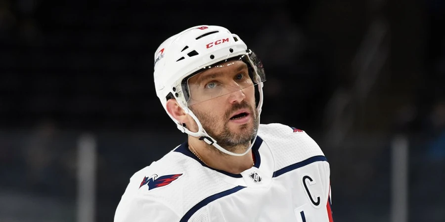 Форвард «Кэпиталз» Богдан Тринеев рассказал об общении с Овечкиным