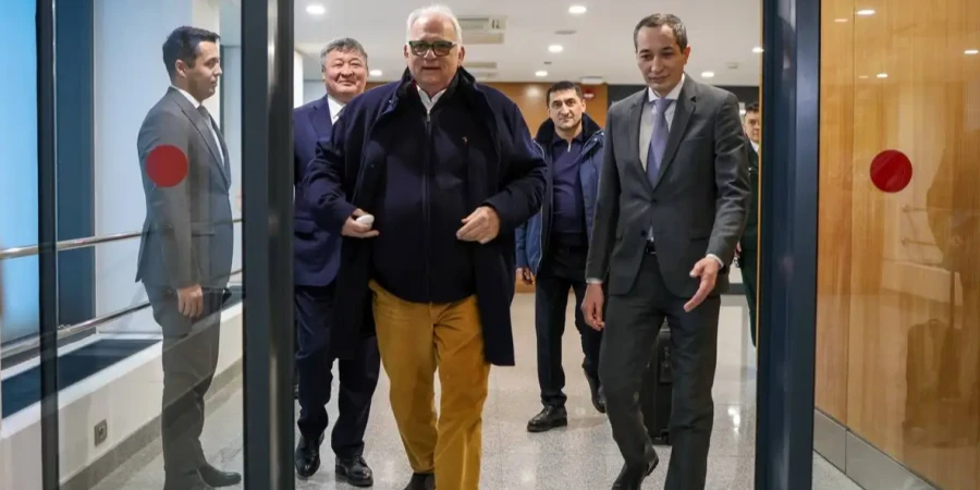 Қазақстанға Біріккен күрес әлемі президенті келді