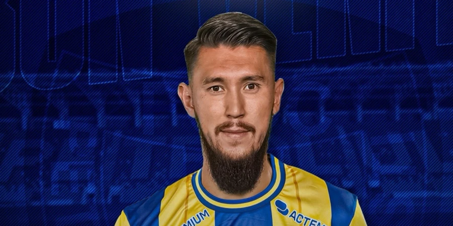 Клуб из Европы объявил о подписании форварда сборной Казахстана