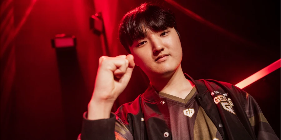 T1 подписала Peyz и заменила им Gumayusi в стартовом составе