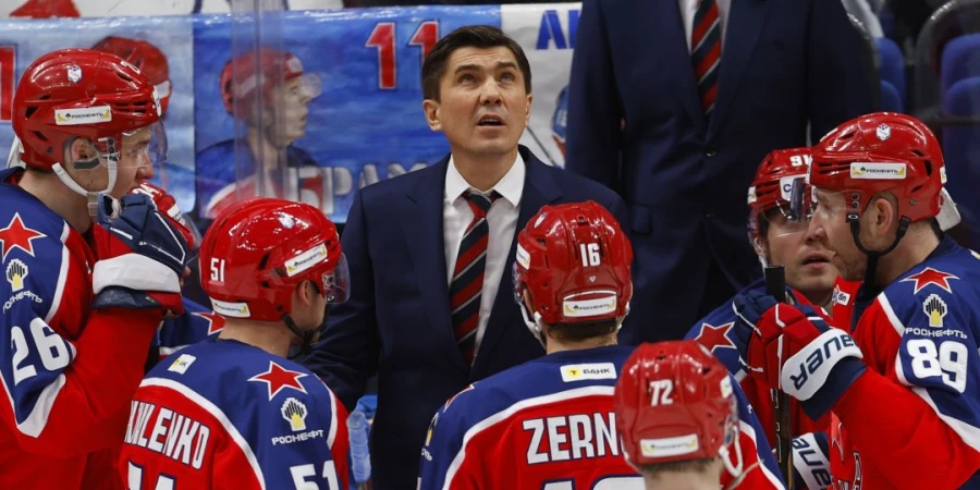 На казахстанского тренера команды КХЛ "вылили грязь"