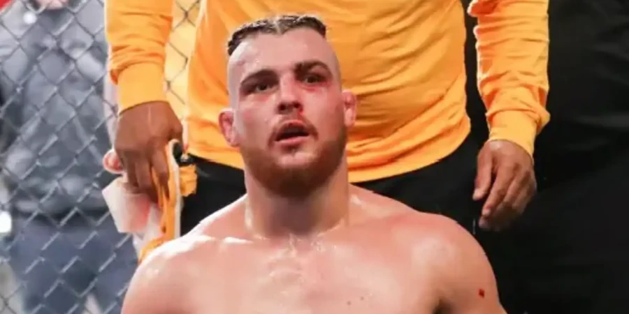 Молодой украинец деклассировал дебютанта UFC на турнире в Баку