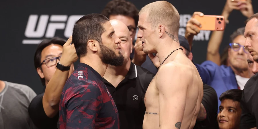 Прямая трансляция боя Ислам Махачев — Иэн Гэрри на UFC 329