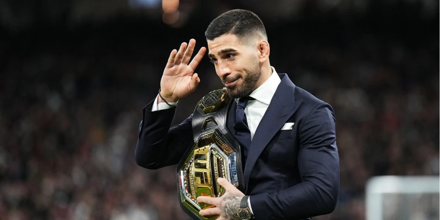 Двойной чемпион UFC сделал признание о бое с Исламом Махачевым