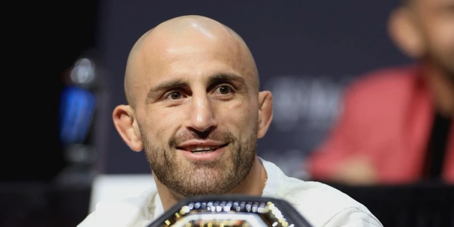 Чемпион-полулегковес из UFC составил свой шорт-лист лучших файтеров в истории Лиги