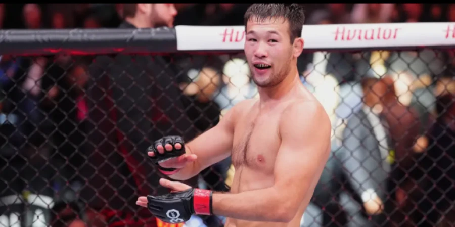 Шавкат Рахмонов америкалық жауынгерді орнынан қойды