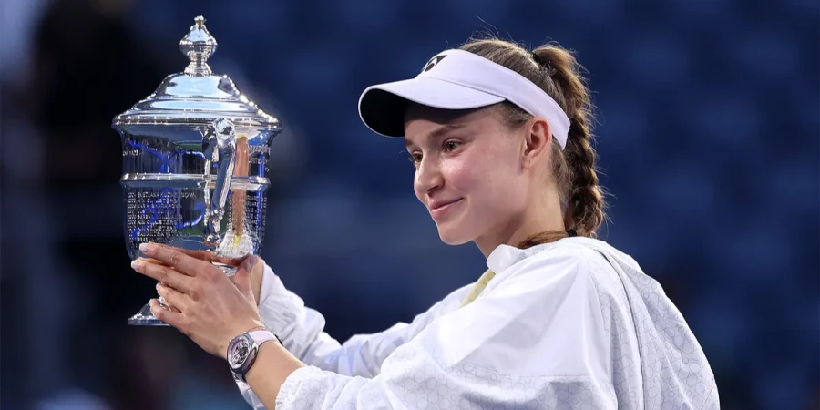 Елена Рыбакина высказалась о Марии Шараповой