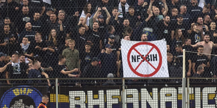 Футбольные власти решили выжить неугодных