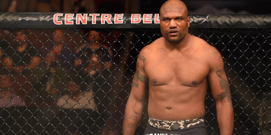 Легенда UFC оказался под атакой хейта после инцидента с участием его сына