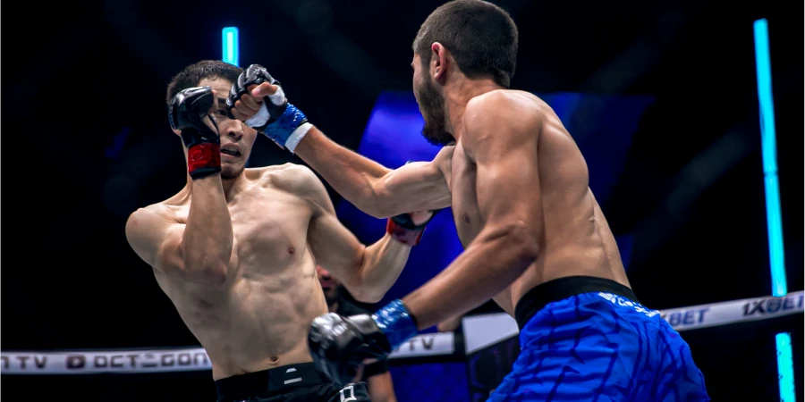 Жесткий нокаут случился на турнире ММА в Алматы