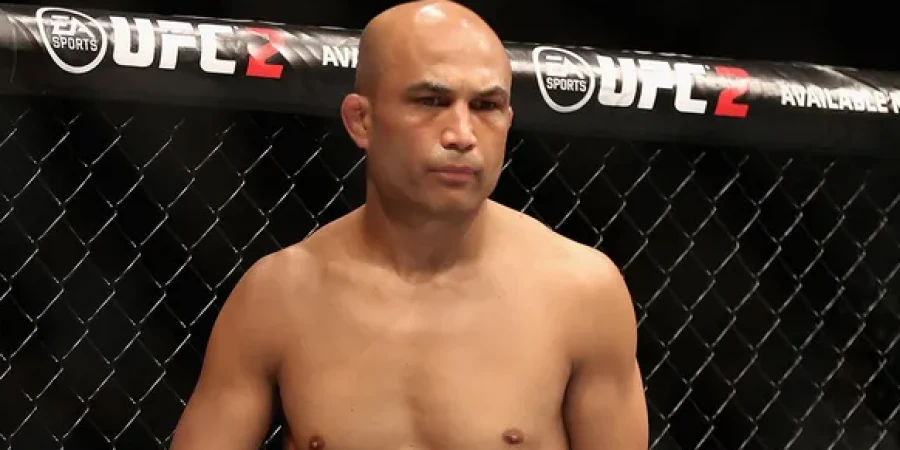 Легенда UFC считает мать убийцей своей семьи