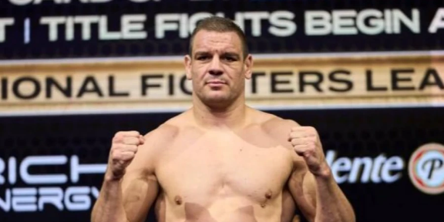 Быстрым нокаутом в первом раунде завершился бой на парижском турнире в UFC