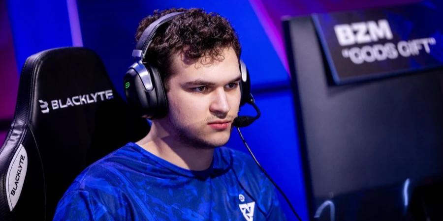 Участник Tundra Esports поделился советами по игре на персонаже Huskar в Dota 2