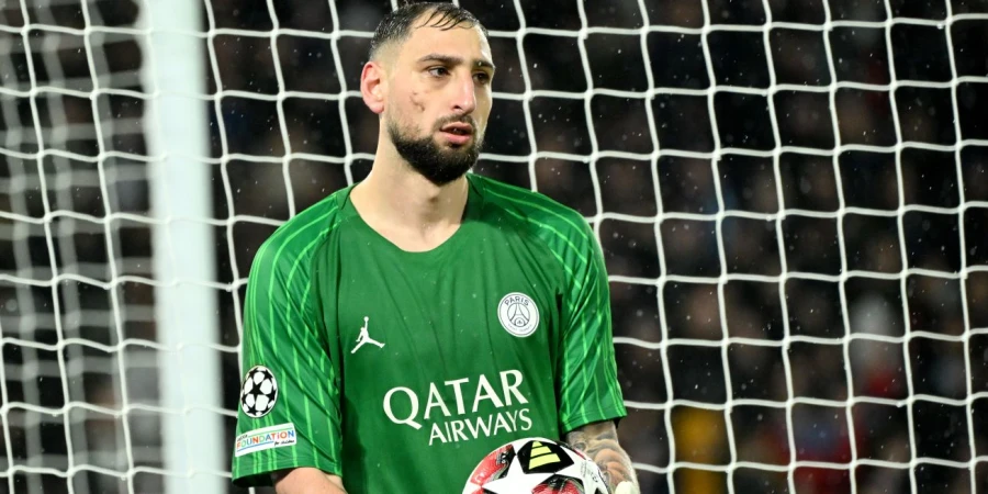 Кто является самым дорогостоящим футбольным вратарем мира на данный час