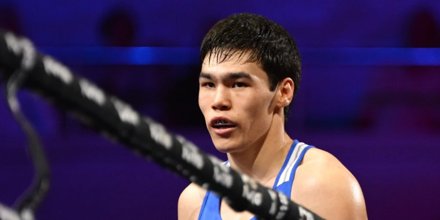 Казахстанский чемпион молодежного первенства мира принес "серебро" стране на взрослом турнире