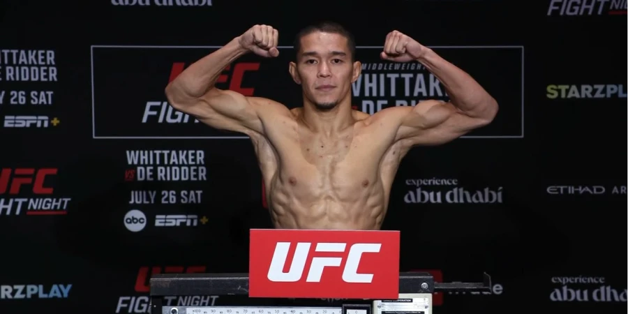 Прямая трансляция шестого боя Асу Алмабаева на UFC Abu Dhabi 26