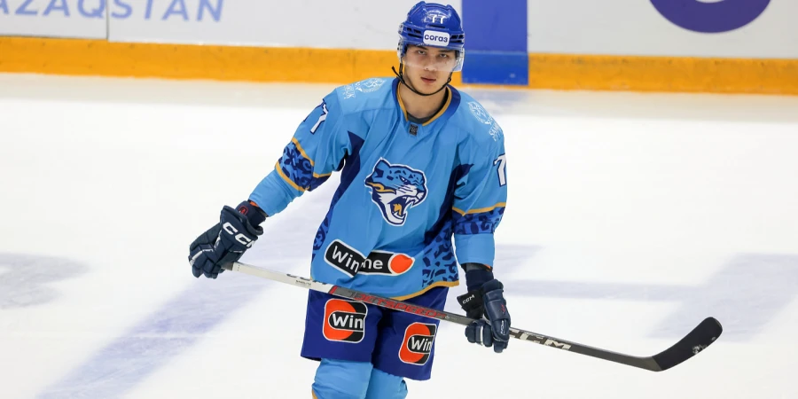 Хоккеист «Барыса» получил наказание от КХЛ