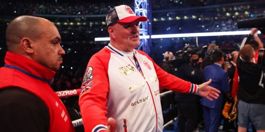 Джон Фьюри предупредил об опасности поединка с Махмудовым