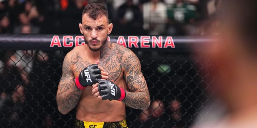 Бывший соперник Ислама Махачева считает, что тому пора завершать карьеру