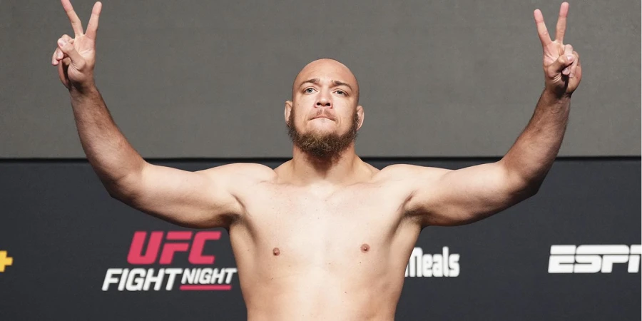 Бразильский боец Уокер заговорил по-русски после победы в UFC