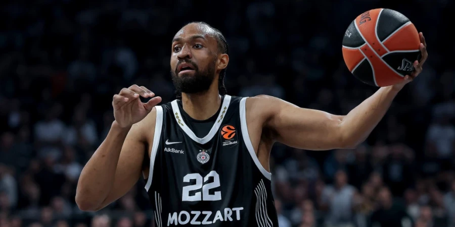 Паркер съездил в Литву туристом и чуть не отхватил от болельщиков