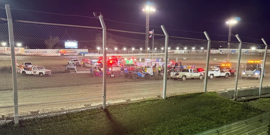 Маршал гоночной серии погиб, спеша на помощь разбившемуся пилоту