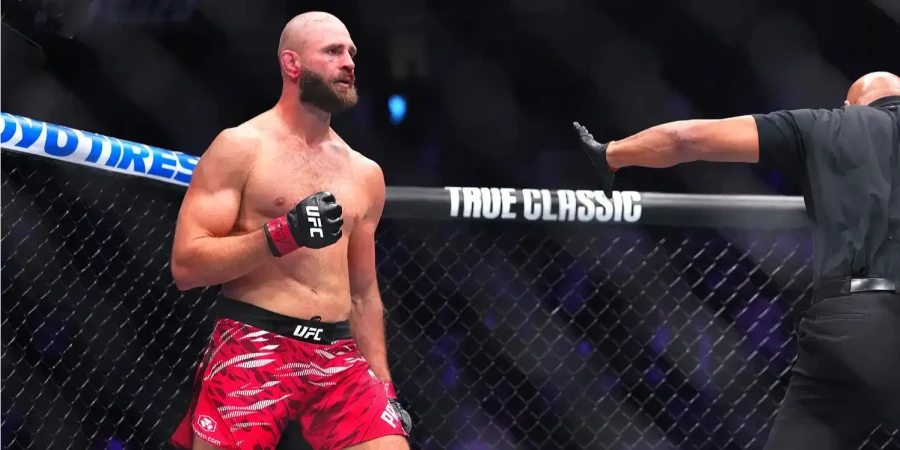 Стали известны обладатели бонусов по итогам турнира UFC 320: Перейра - Анкалаев