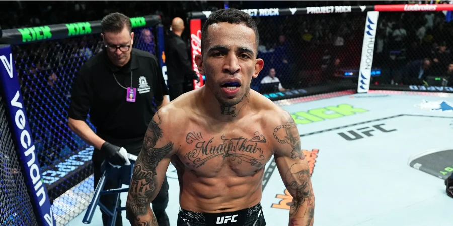 Топовый бразилец хотел провести стердаун после победы Ислама Махачева