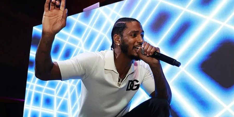 Известный артист заявил о нападении полиции прямо на стадионе