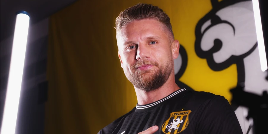 Александр Меркель прибыл завершать игровую карьеру на Родину