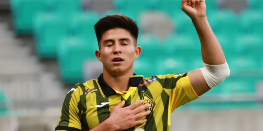 Казахстанский талант зажигает: Сатпаев впечатлил британские СМИ